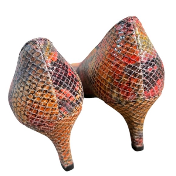 Stuart Weitzman Python Print Heels Size 7 | Vibrant & Unique - Picture 6 of 9